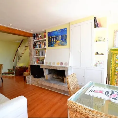 Hotel Cute Duplex In The Center Of 3*